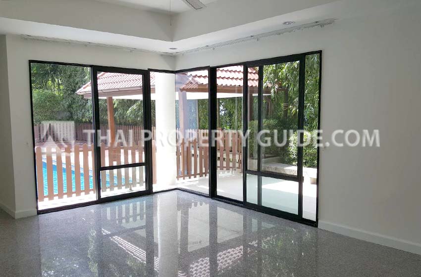 House with Private Pool in Nichada Thani 